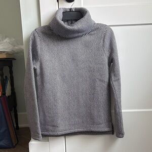 JCrew factory black and white herringbone pullover sweater/sweatshirt.